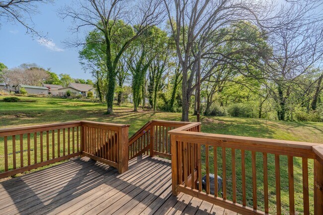 Building Photo - 231 Broadway St