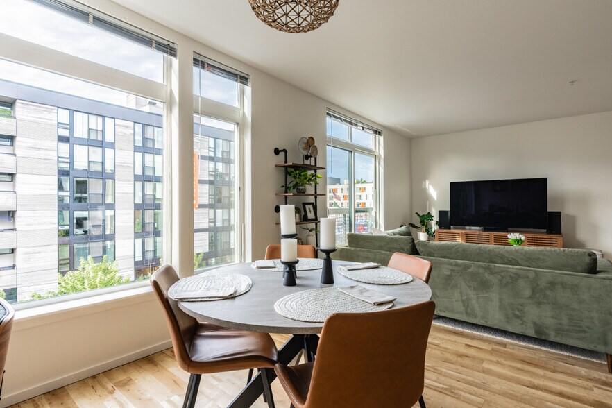 Building Photo - 2207 E Union St