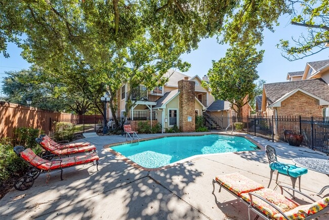 Building Photo - 2300 Old Spanish Trl