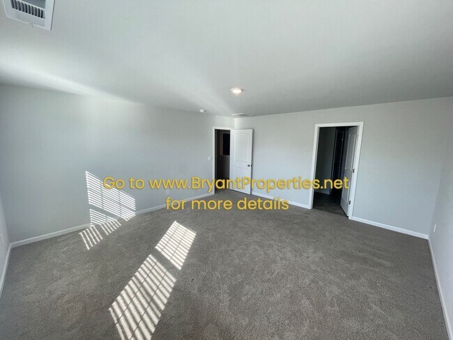 Building Photo - 1531 Rosewood Dr