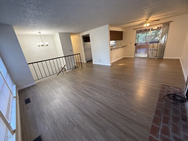 Building Photo - "Charming 3-Bedroom Home with Cozy Firepla...