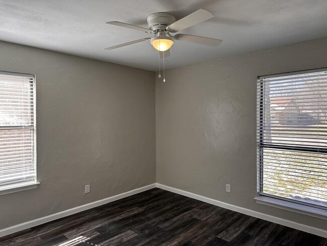 Building Photo - 503 Egret Ln