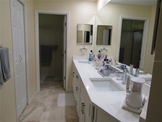 Building Photo - 5270 Villa Majorca Ct