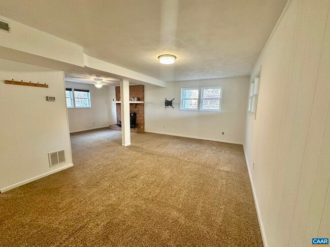 Building Photo - 3501 Glenaire Dr