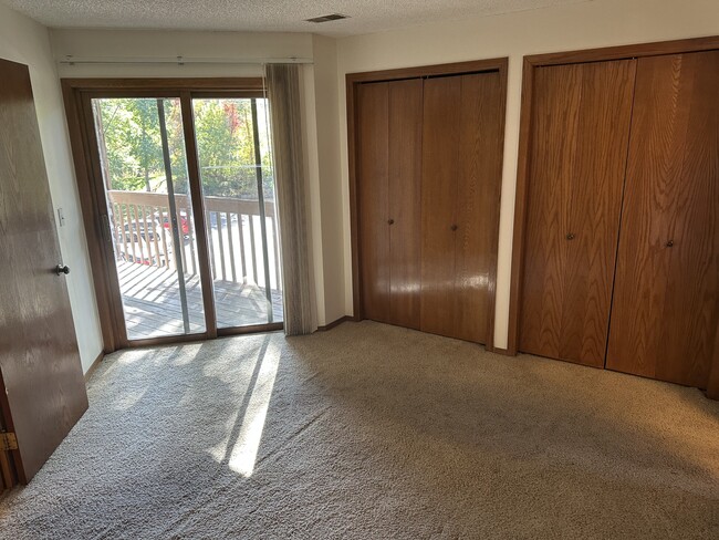 Building Photo - 2960 Shadow Creek Dr