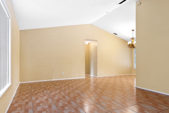 Building Photo - 1465 Eden Dr