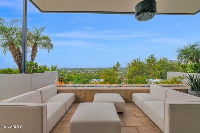 Building Photo - 5632 Camelback Canyon Dr