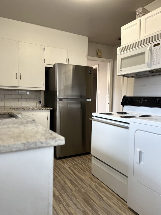 Building Photo - Spacious Home in Medical District with Extra Flex Space!