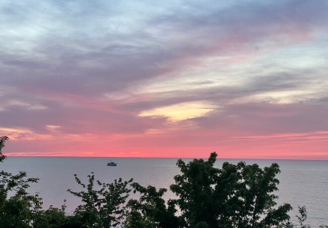 Building Photo - 29 E 221st St