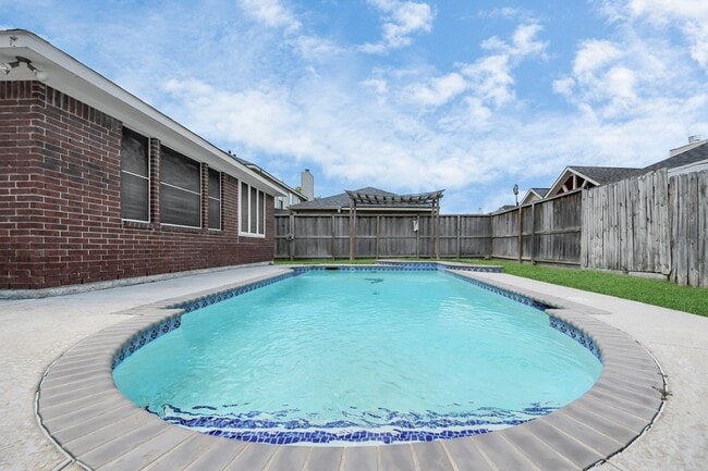 Building Photo - 6406 Castle Ln Dr