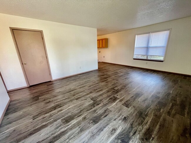 Building Photo - 2405-B E Pacific St