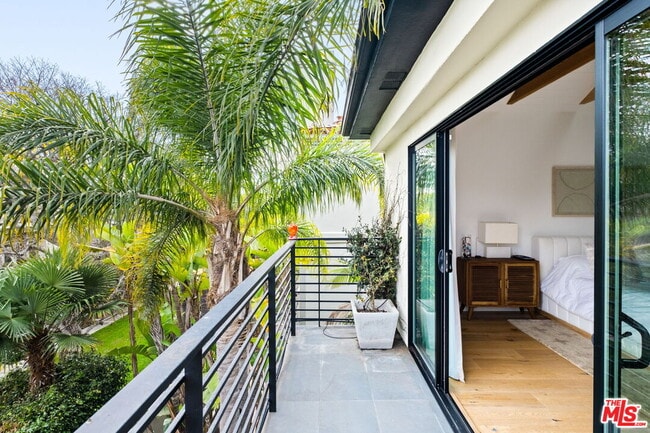 Building Photo - 129 Outrigger Mall