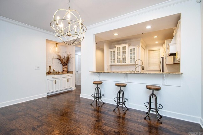 Building Photo - 601 Chenal Woods Dr