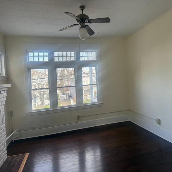 Building Photo - 182 Main St