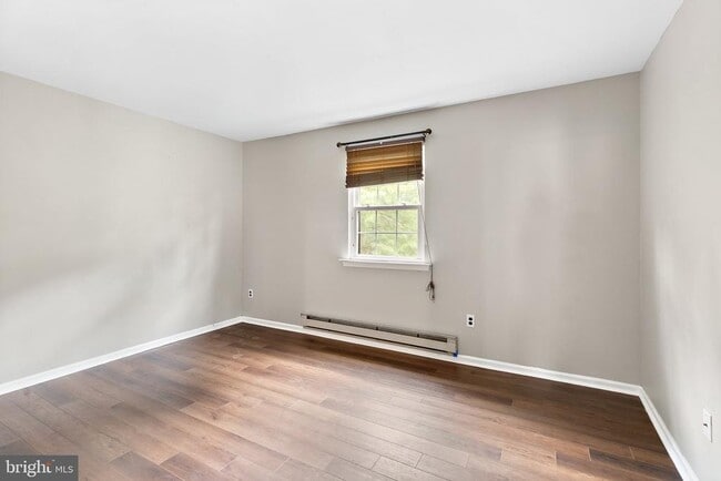 Building Photo - 193 Stirling Ct