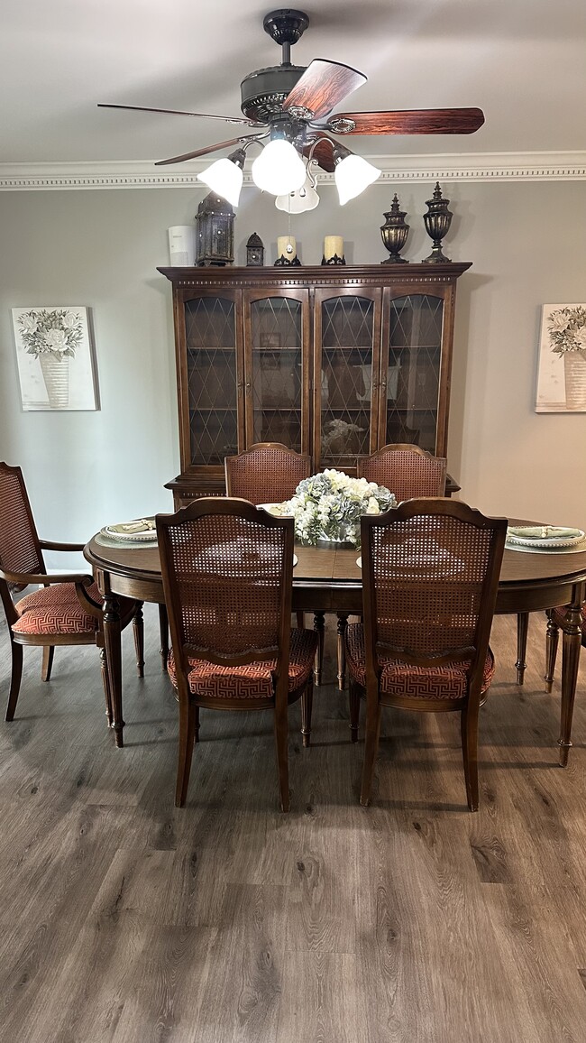 Building Photo - 6718 Deep Creek Dr