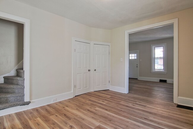 Building Photo - Spacious Newly Renovated East End Home!