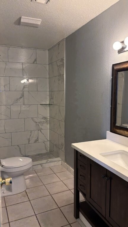 Building Photo - 619 E 1st St