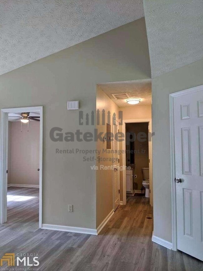 Building Photo - 681 Senoia Rd