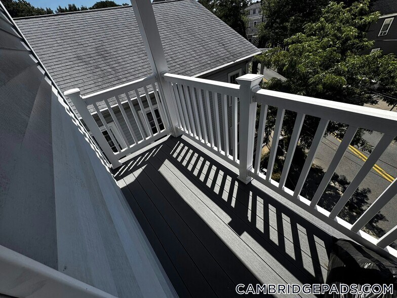 Building Photo - 32 Cedar St