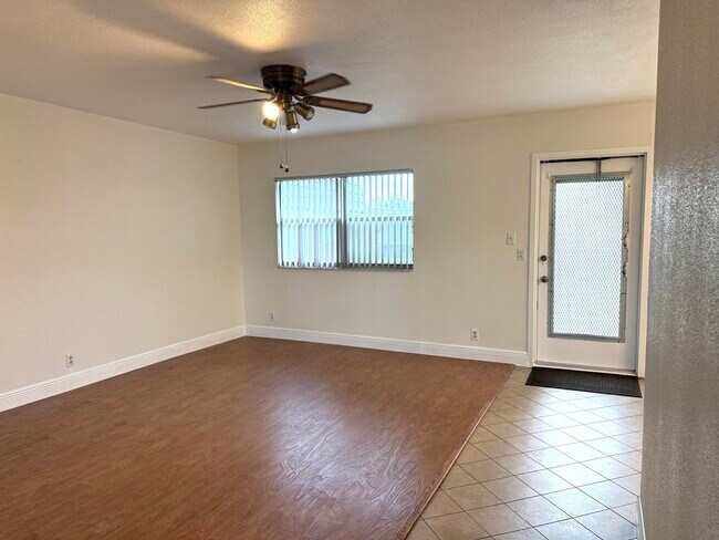 Building Photo - 569 Monaco Way