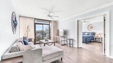 Building Photo - 7701 Wurzbach Rd