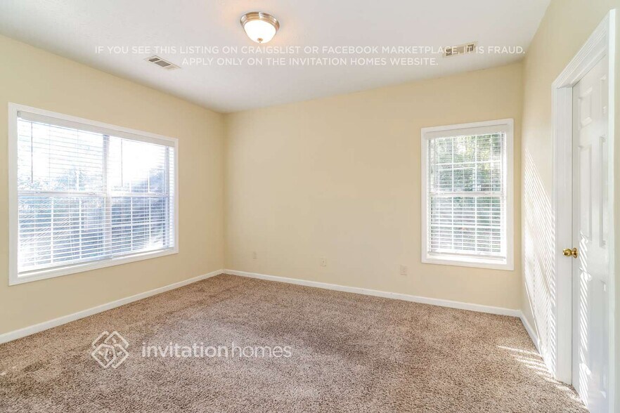 Building Photo - 86 Fourth St Ext