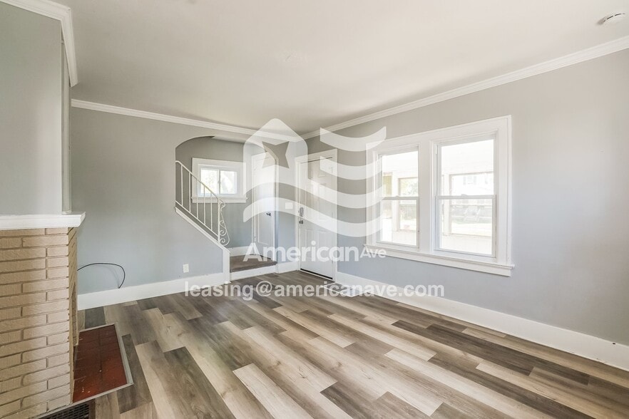 Building Photo - 324 Danberry St