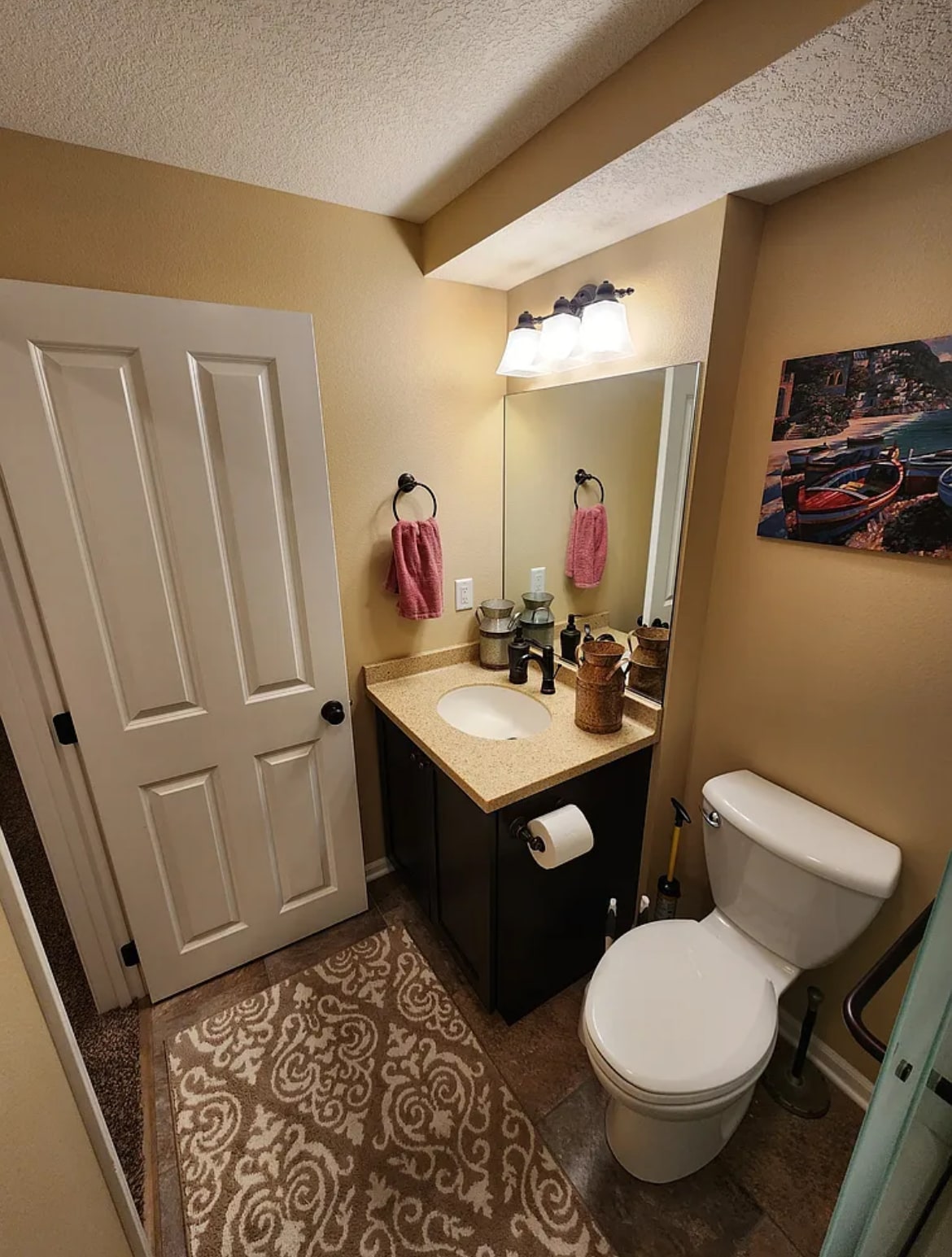 Building Photo - 210 NE 12th Street Pl