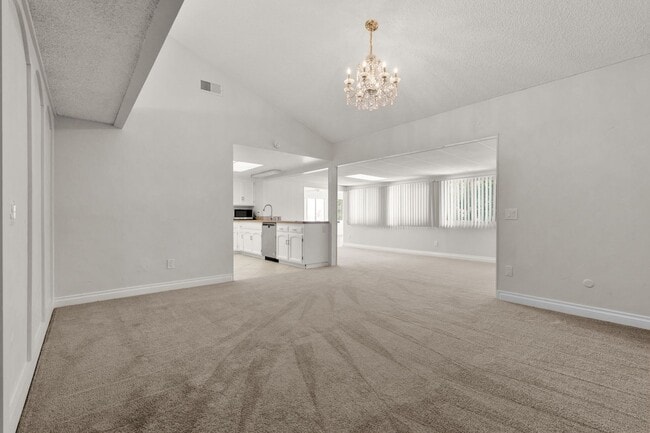 Building Photo - 6415 Lochmoor Dr