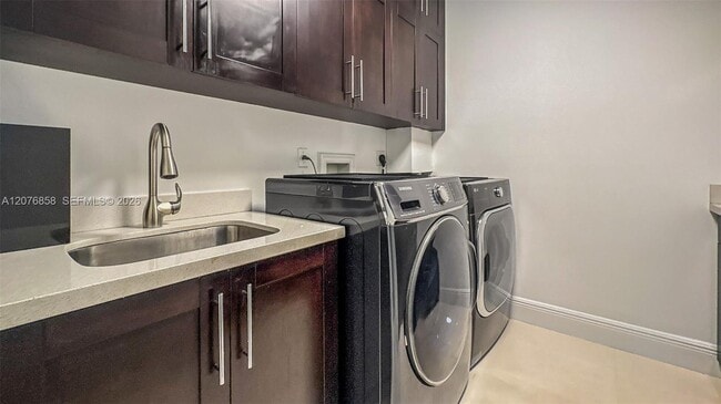 Building Photo - 4775 SW 85th St