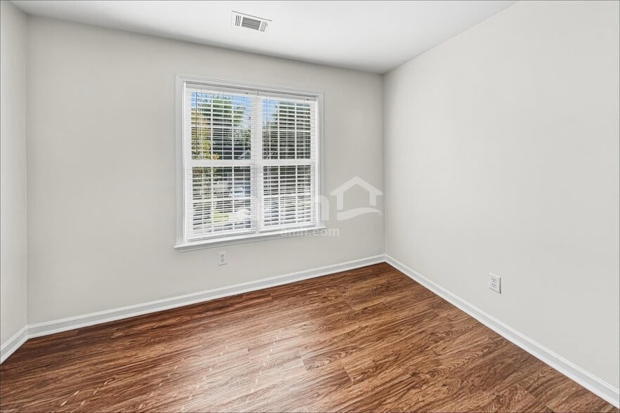 Building Photo - 108 Tilton Dr