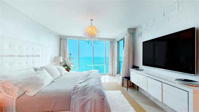 Building Photo - 17001 Collins Ave