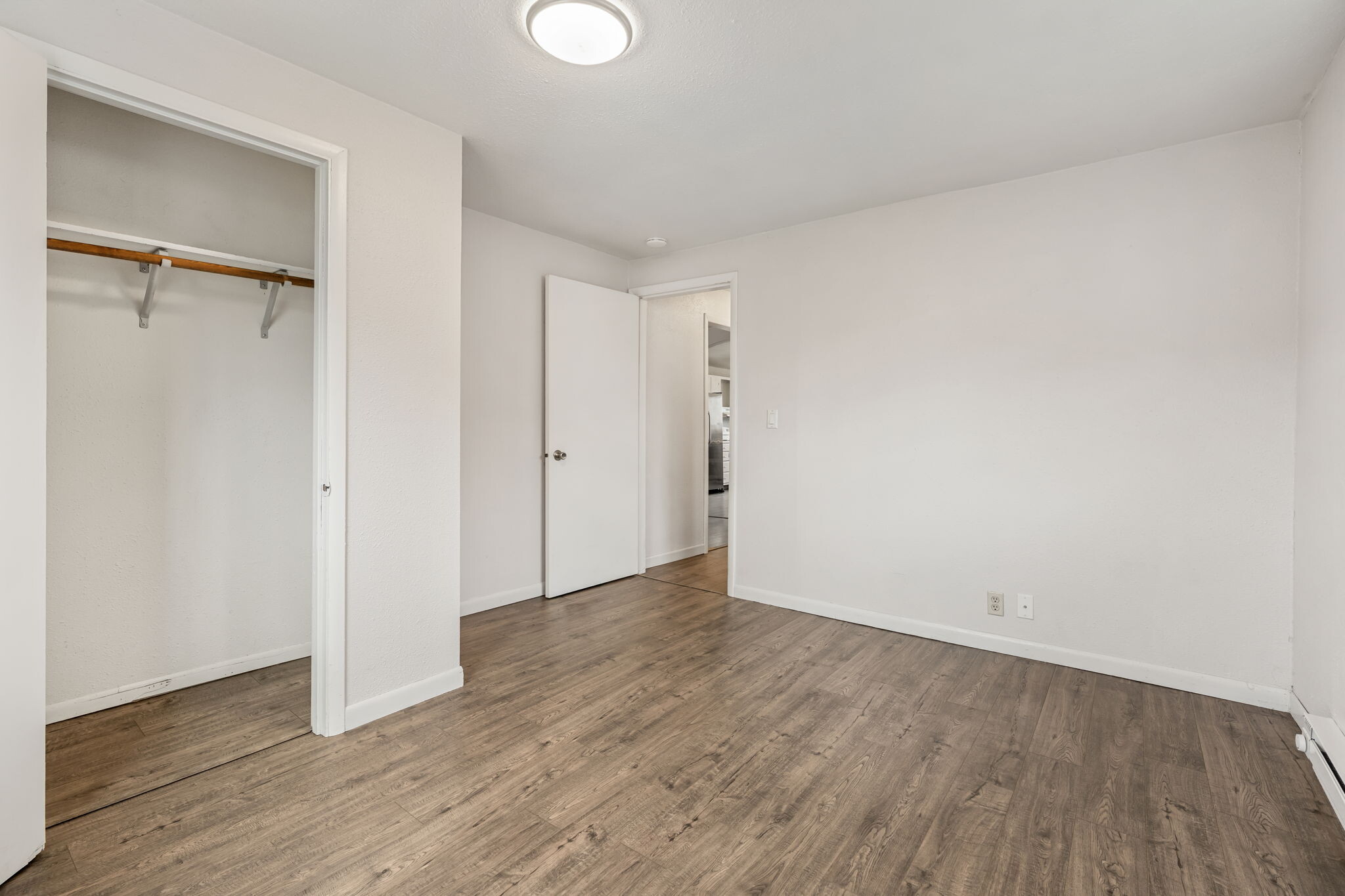 Building Photo - 1037 SW Cascade Ave