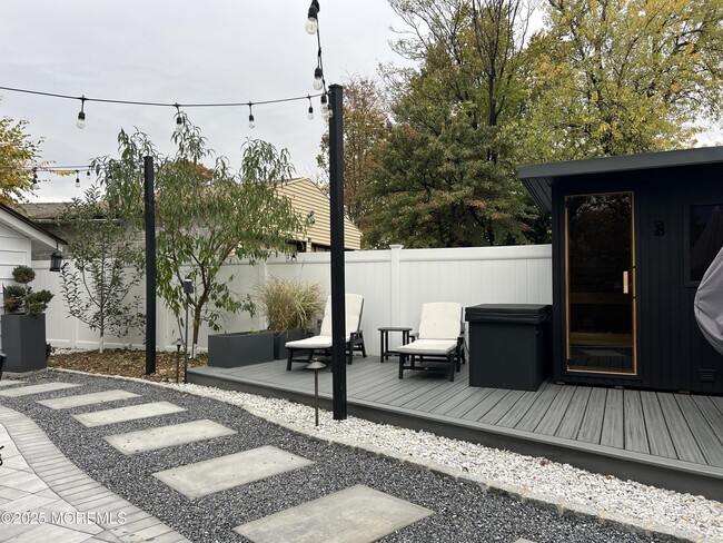 Building Photo - 164 Glenwood Ave