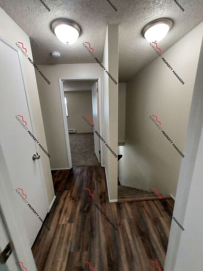 Building Photo - R115
