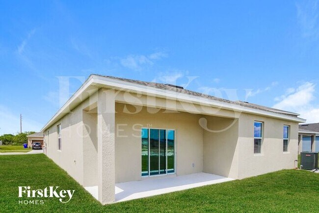 Building Photo - 1229 Spokane Pt