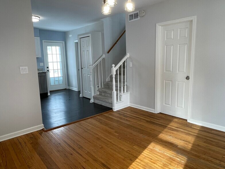 Building Photo - 2450 Gerald Ave