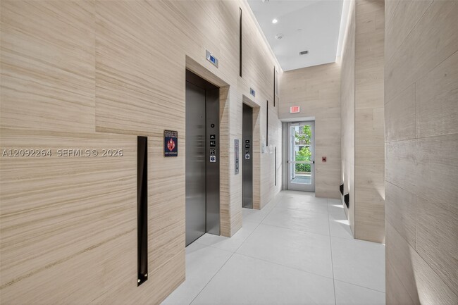 Building Photo - 153 N Seabreeze Blvd