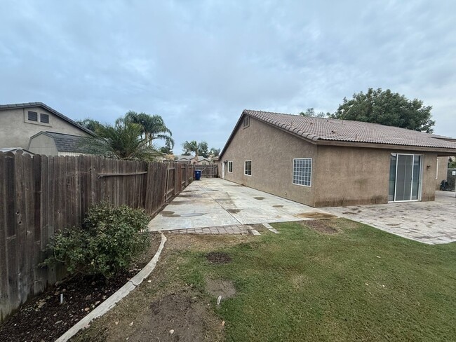 Building Photo - Spacious 4-Bedroom Home in Terra Vista
