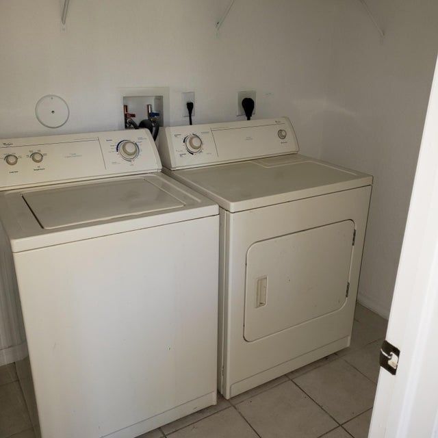 Building Photo - 4948 Leeward Ln
