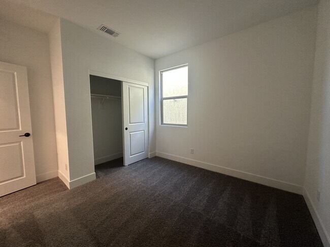 Building Photo - 10273 Digby Fine St