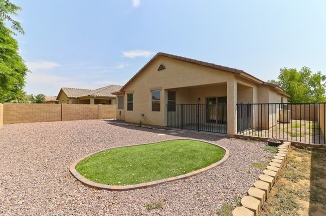 Building Photo - 3050 E Merlot St