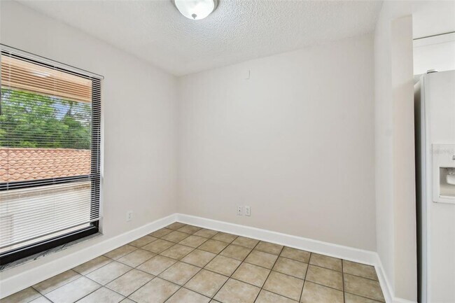 Building Photo - 4800 Brittany Dr S