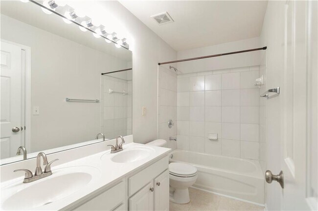 Building Photo - 485 Friars Head Dr NE