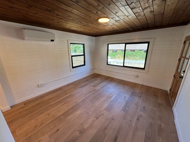 Building Photo - 8220 Edison Dr