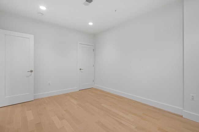 Building Photo - 1515 K St SE