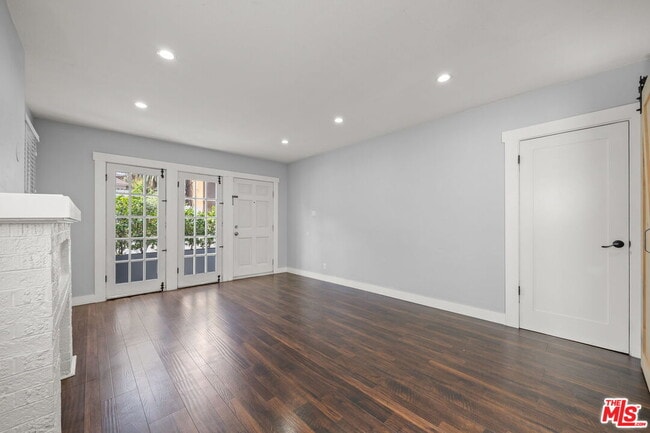 Building Photo - 1754 N La Brea Ave