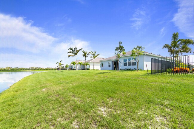 Building Photo - 5579 Liberty Ln