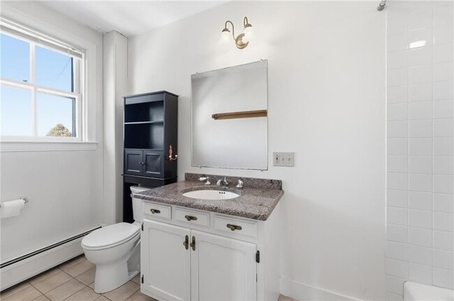 Building Photo - 686 Hope St